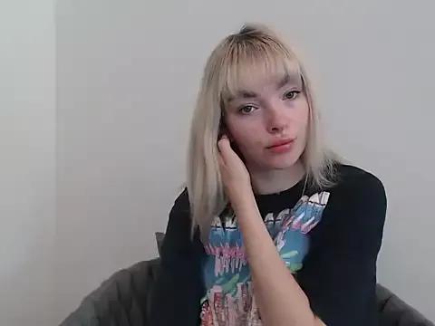 missxPOLLY from StripChat is Freechat