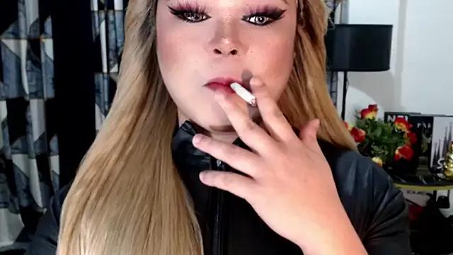 Mistress_CassieXX from StripChat is Freechat