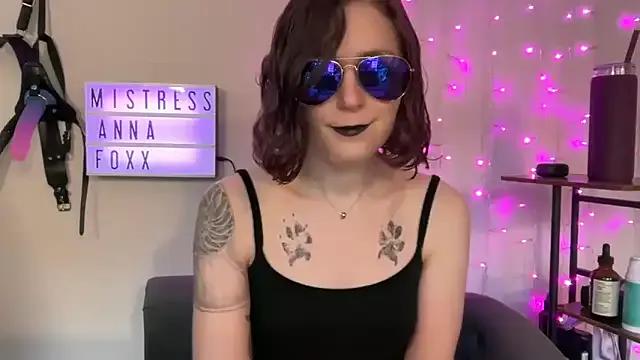 mistressannafoxx from StripChat is Freechat