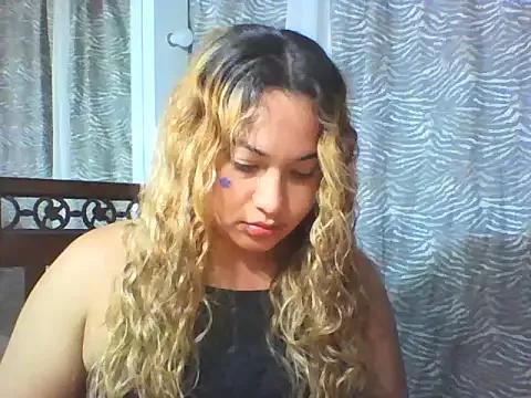 MoonieBarbie from StripChat is Freechat