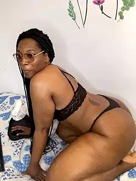 Nahomy_gree from StripChat is Freechat