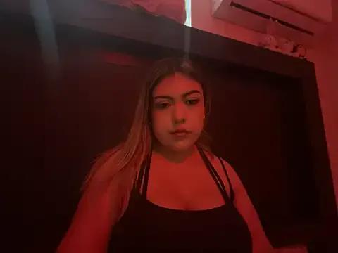 Naomilovely from StripChat is Freechat