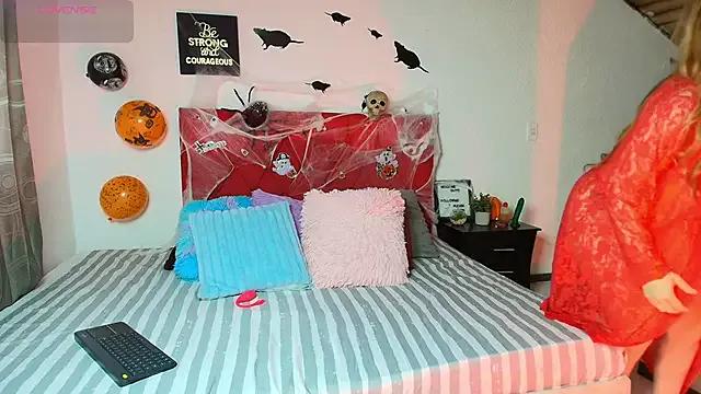 Nathaly_stepmom49 from StripChat is Freechat