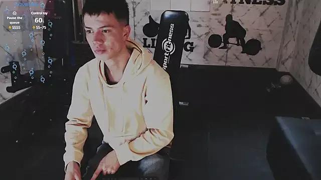 nicktorn from StripChat is Freechat