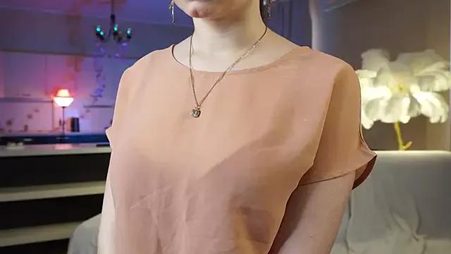 Nicole_Birds from StripChat is Freechat