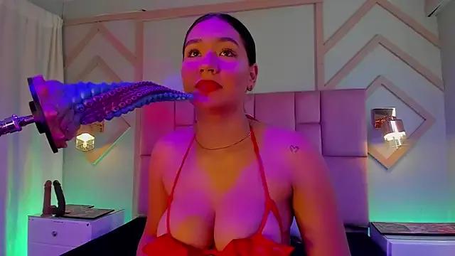 noa_moon from StripChat is Freechat