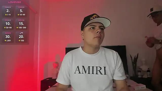 NoahLux from StripChat is Freechat