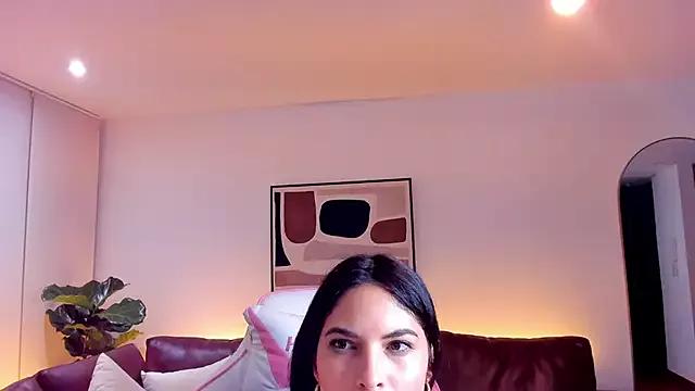 NoaLuxury from StripChat is Freechat