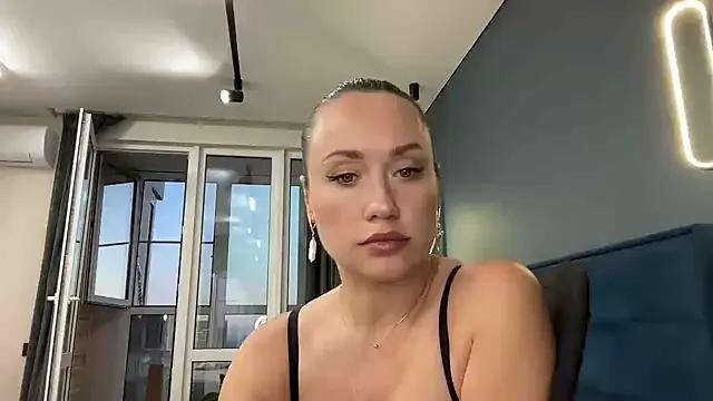 Novelle from StripChat is Freechat