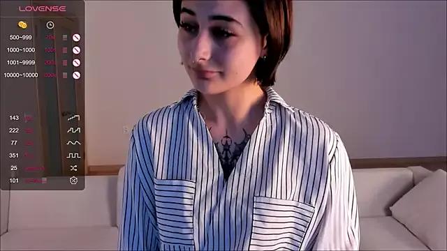 OctaviaBreed from StripChat is Freechat