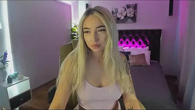 OhMyEmma from StripChat is Freechat
