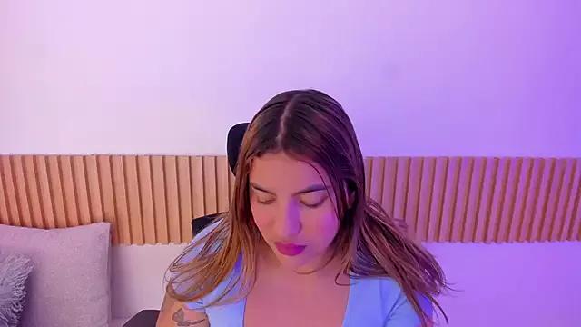 OliviaSweett from StripChat is Freechat