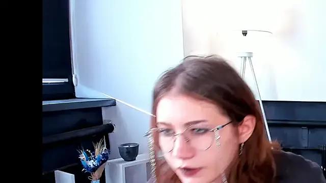 OraliaMckain from StripChat is Freechat