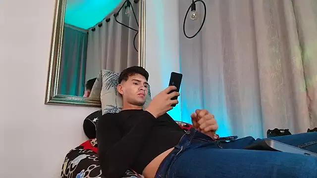 orlando_yate from StripChat is Freechat