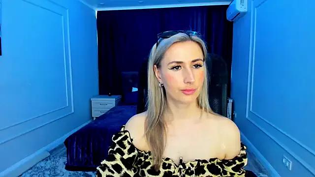 PassionGlow from StripChat is Freechat