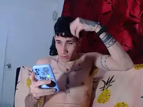 Paul_BigCock from StripChat is Freechat