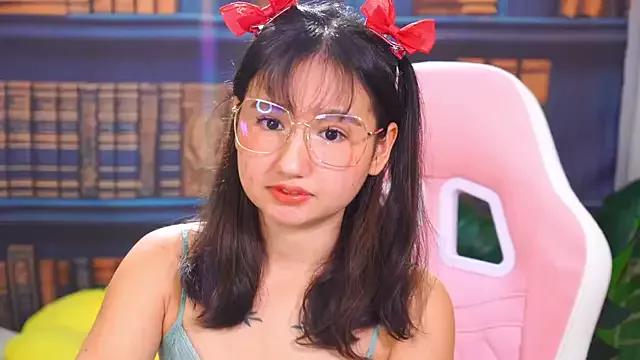 Pinkie_Princes from StripChat is Freechat