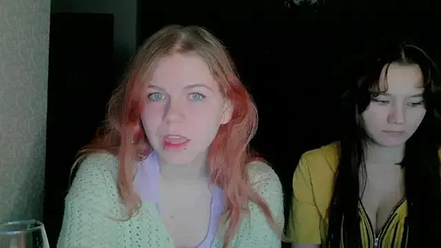 Poppy_sun from StripChat is Freechat