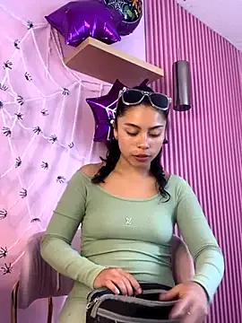 PrettySamaraa from StripChat is Freechat