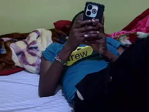 QUEEN-LIZ from StripChat is Freechat