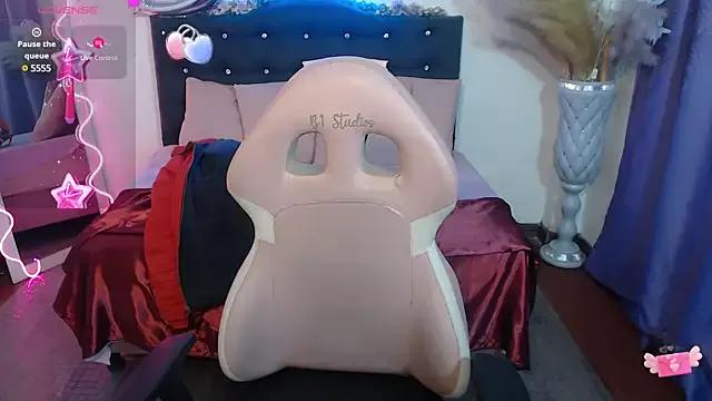 RAVEN_TAY from StripChat is Freechat