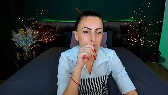 Rebecca_Diamond from StripChat is Freechat