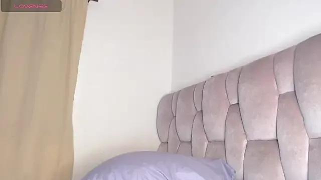 Romiinajackson from StripChat is Freechat