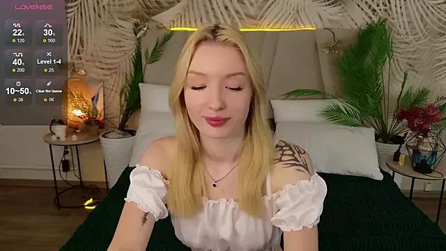 Rose_Kelly_ from StripChat is Freechat