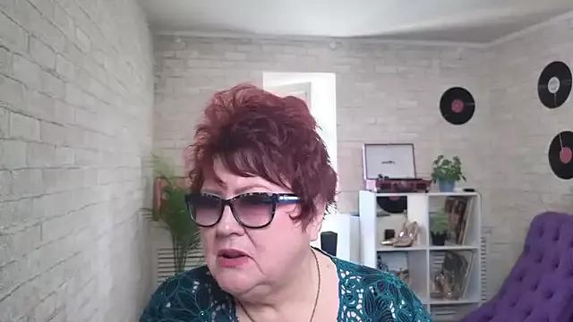 Rovena_Redd from StripChat is Freechat
