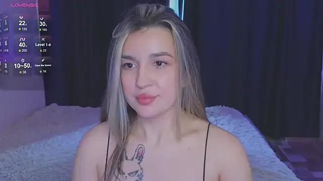 RoxyChill from StripChat is Freechat