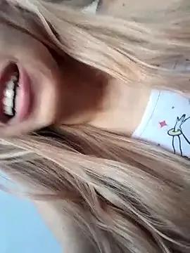 rubiasmrsexy from StripChat is Freechat