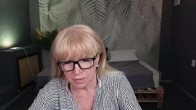 Sabina_Ros from StripChat is Freechat