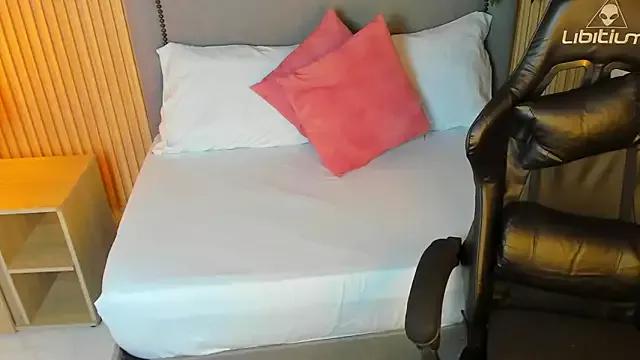 saliha_pinky from StripChat is Freechat