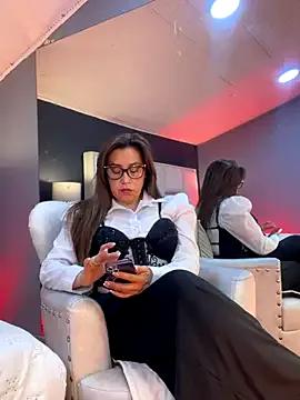 Samantha_Milf__ from StripChat is Freechat