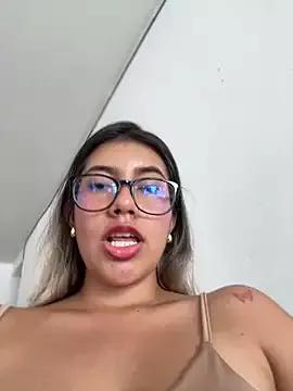 sara_calderon from StripChat is Freechat