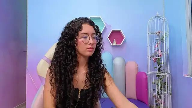 Sasha-Monroe from StripChat is Freechat