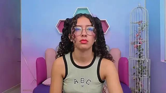 Sasha-Monroe from StripChat is Freechat