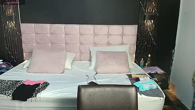 SashaRosee_ from StripChat is Freechat