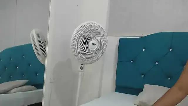 Scarleth_Foxx from StripChat is Freechat