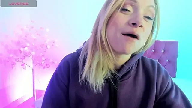 scarlett_blake11 from StripChat is Freechat