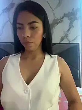 SelenaBelle from StripChat is Freechat