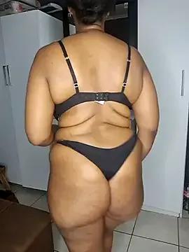 sexyMirandow-123 from StripChat is Freechat
