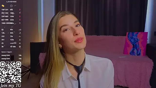 ShadowDahlia from StripChat is Freechat