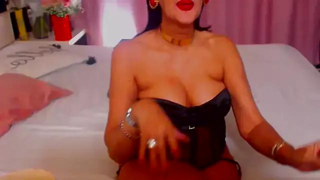 shannon4u from StripChat is Freechat