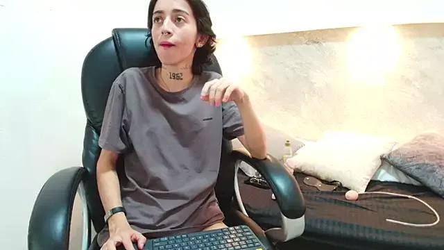 Shantall_thompson from StripChat is Freechat