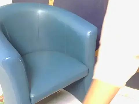 Shinykrisha from StripChat is Freechat