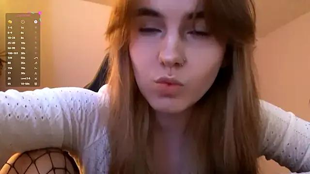 SiIver_Dawn from StripChat is Freechat