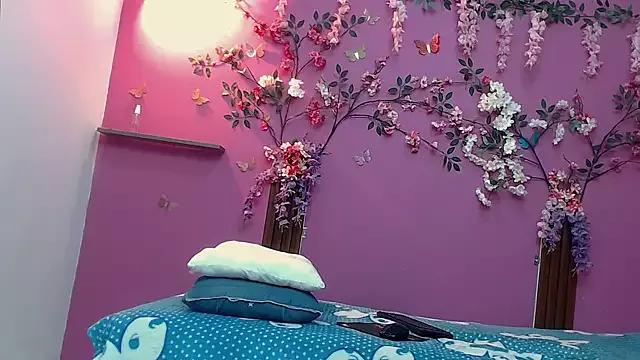 skinnybarbie022 from StripChat is Freechat