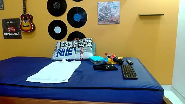 skinnyverus18 from StripChat is Freechat