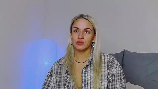 SofiJames from StripChat is Freechat